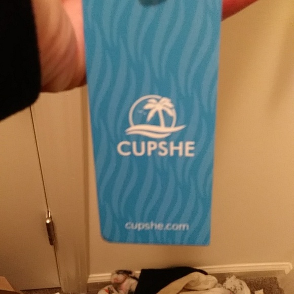 NWT crochet sweater off the shoulder hollow out pull over - Picture 4 of 7